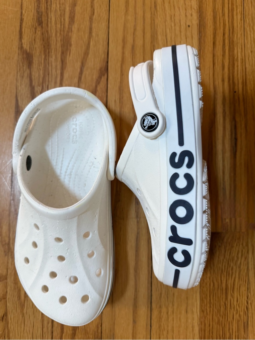 CROCS Women’s Classic Clog in White with Logo Stripe